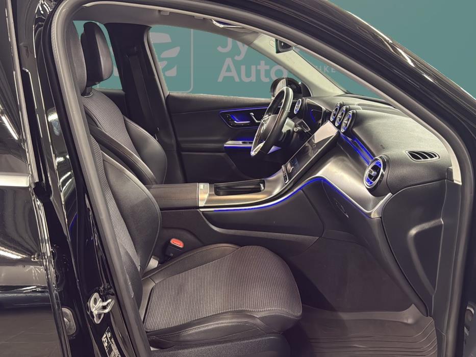 MERCEDES-BENZ GLC 2023