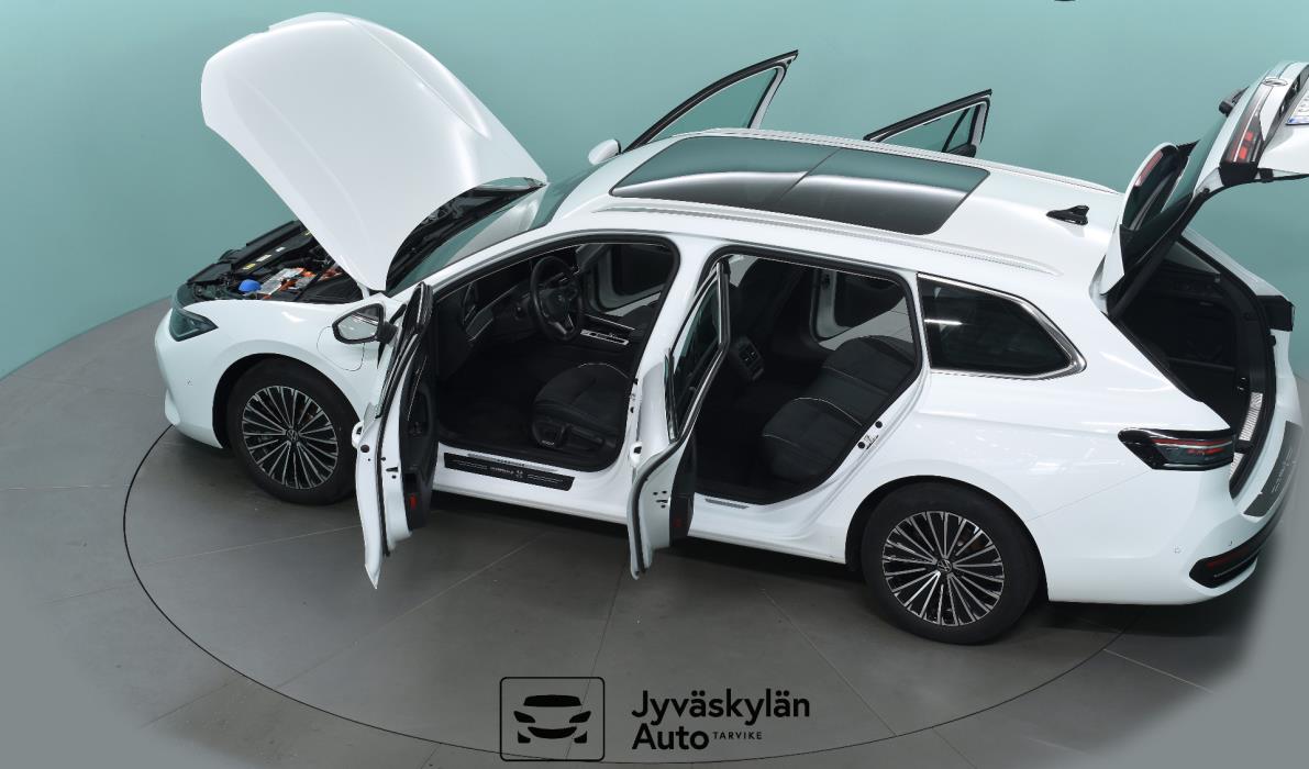 VOLKSWAGEN Passat 2024