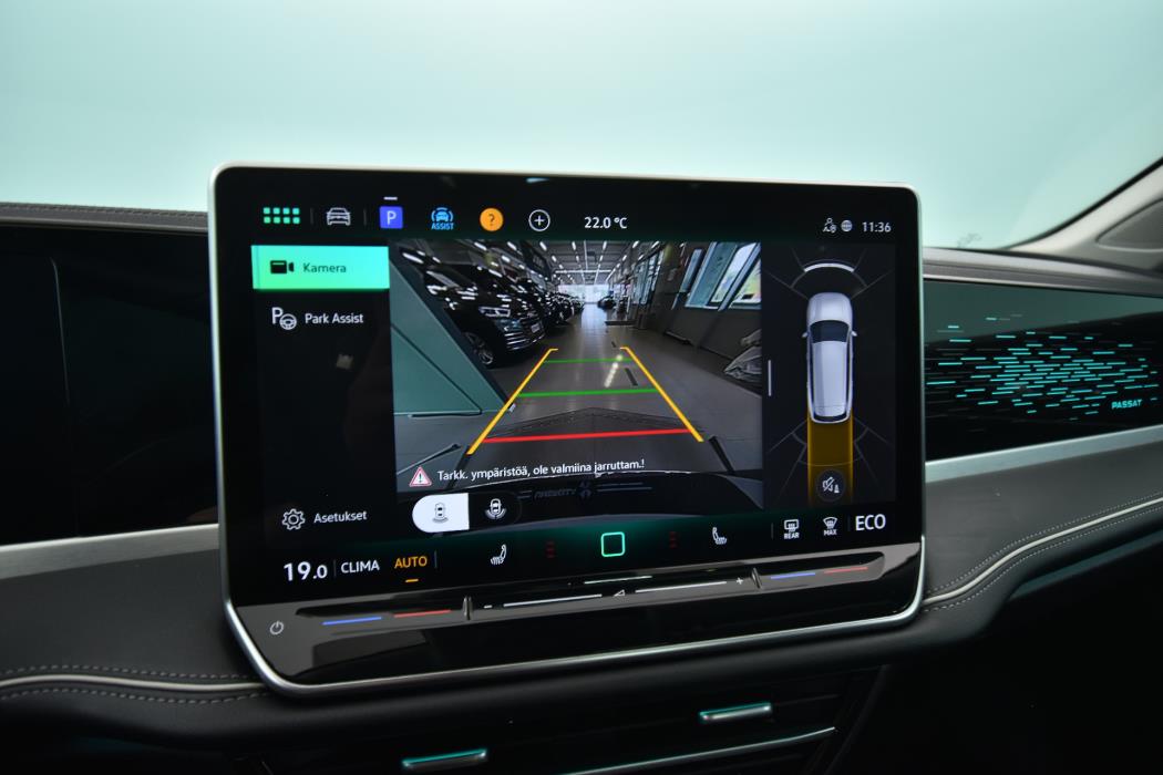 VOLKSWAGEN Passat 2024