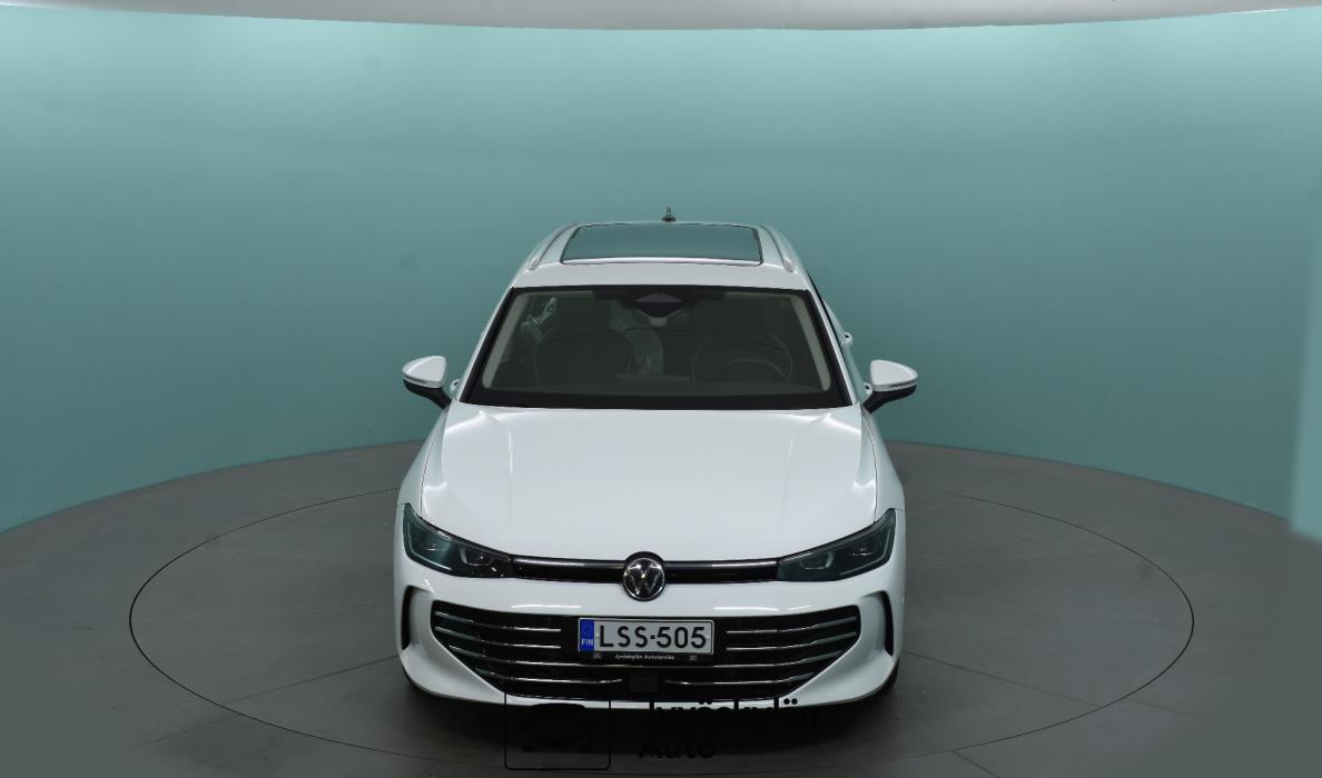 VOLKSWAGEN Passat 2024