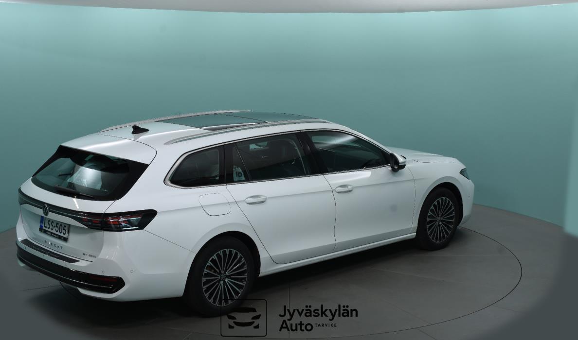 VOLKSWAGEN Passat 2024