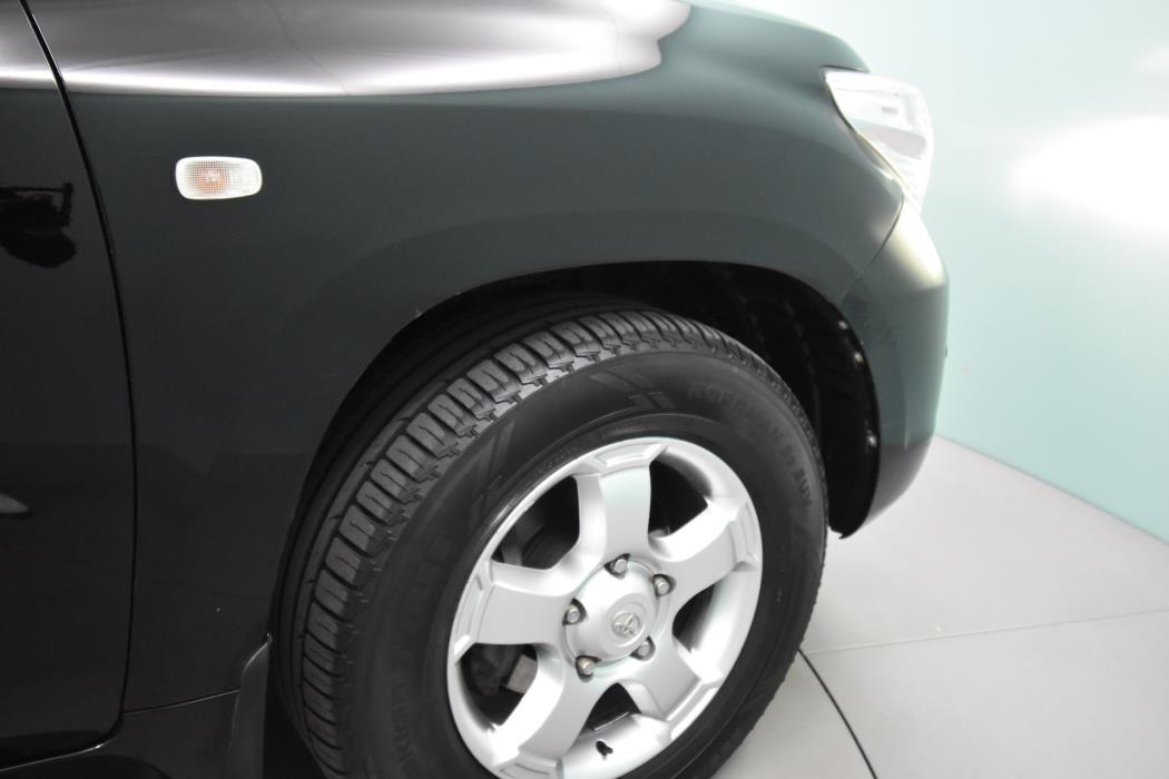 TOYOTA Land Cruiser V8 2008