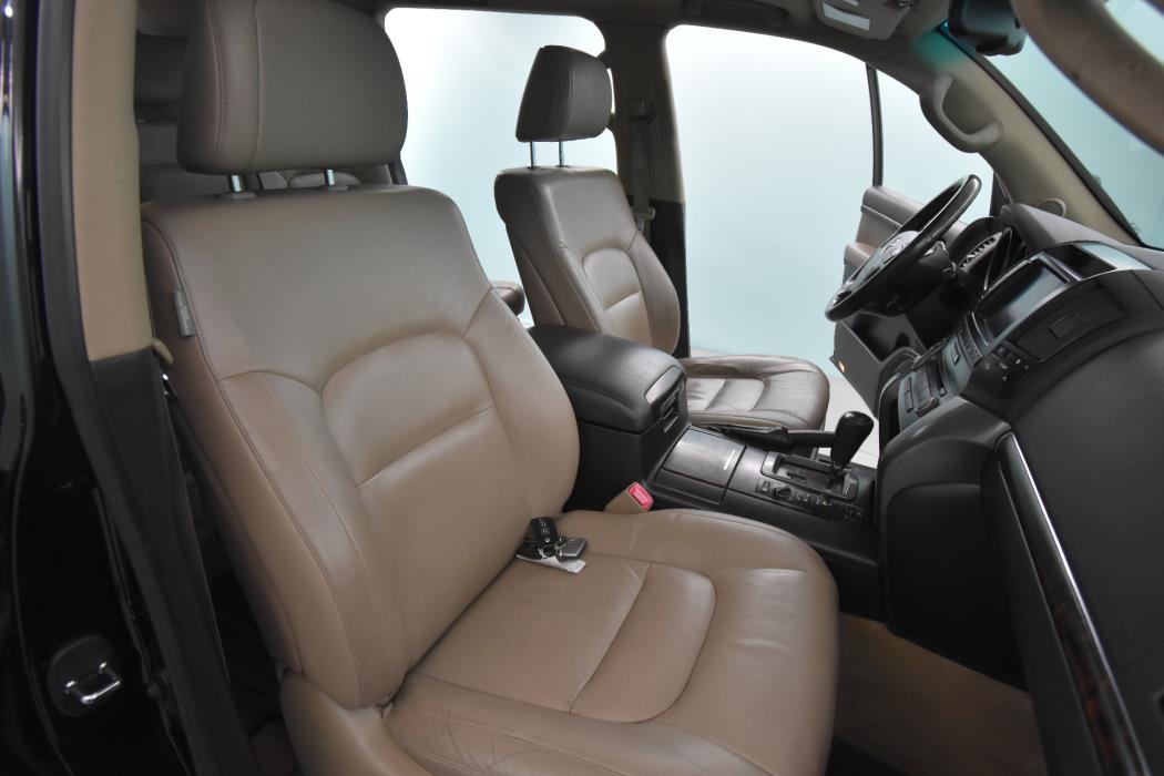 TOYOTA Land Cruiser V8 2008