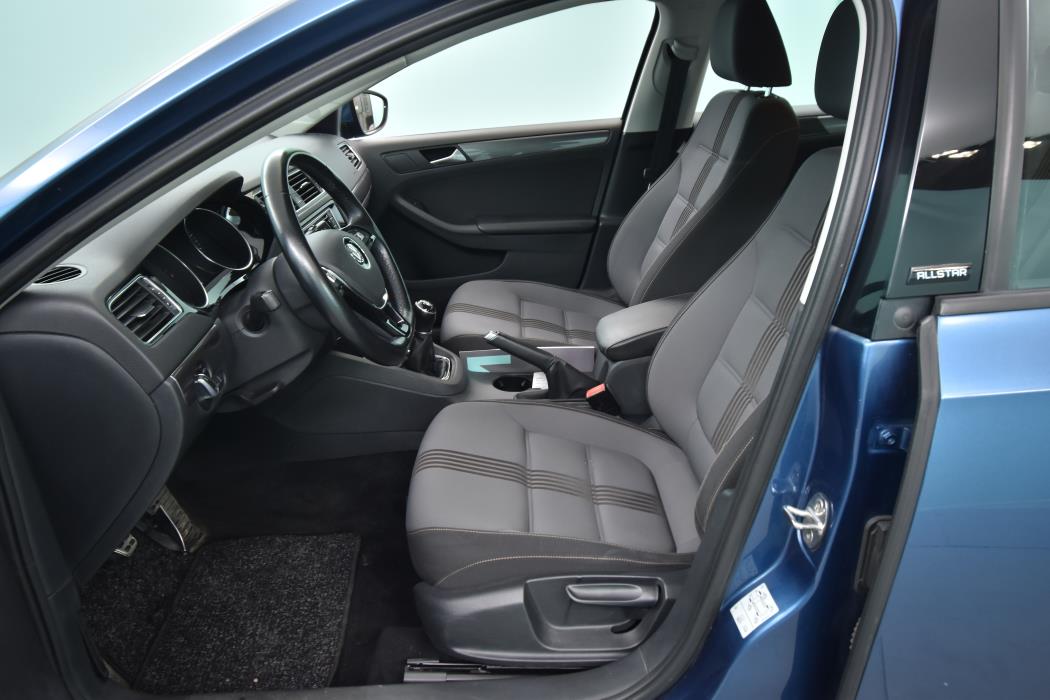 VOLKSWAGEN Jetta 2016