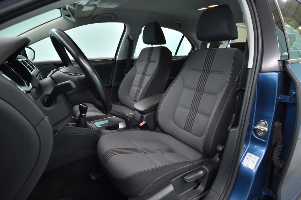 VOLKSWAGEN Jetta 2016