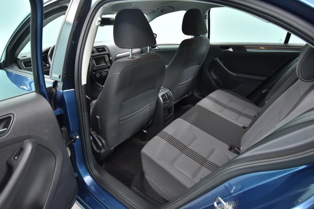 VOLKSWAGEN Jetta 2016