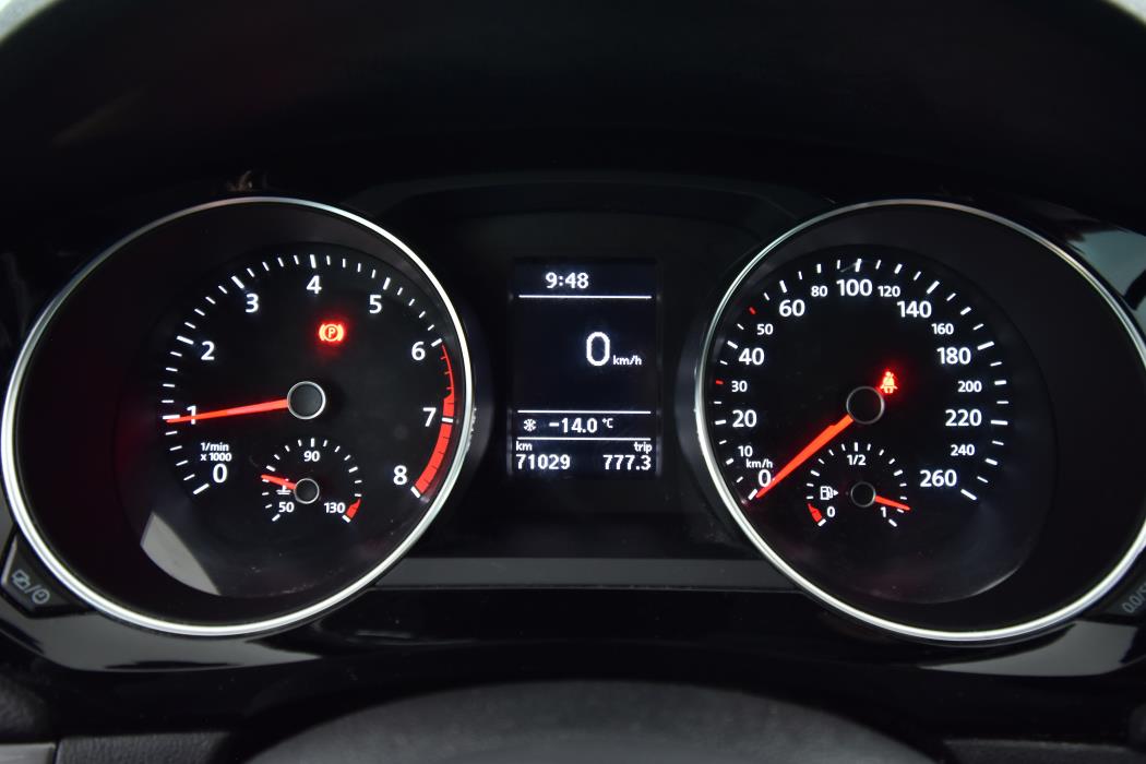 VOLKSWAGEN Jetta 2016