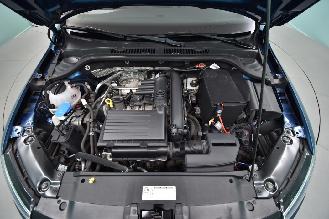 VOLKSWAGEN Jetta 2016