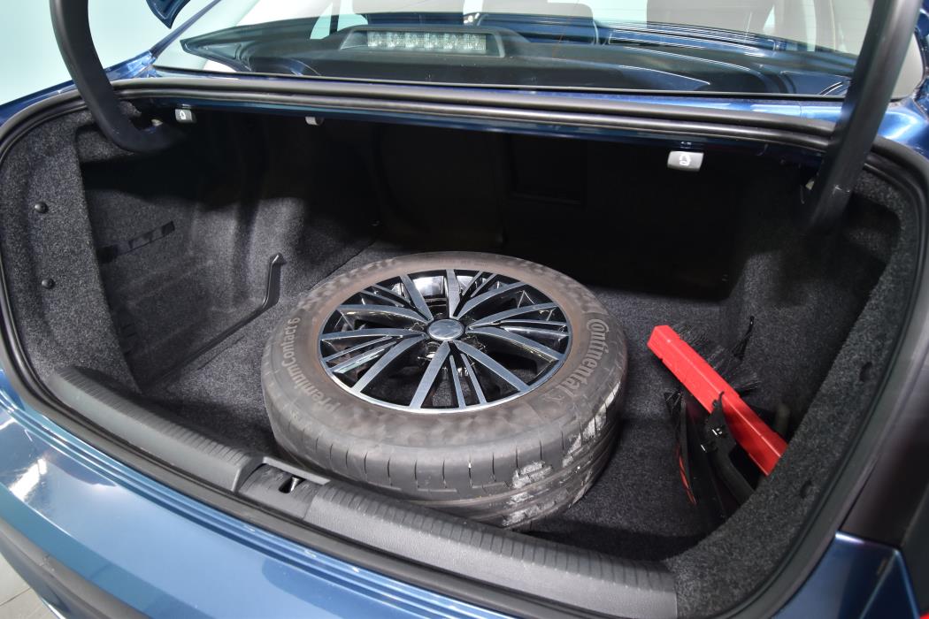 VOLKSWAGEN Jetta 2016