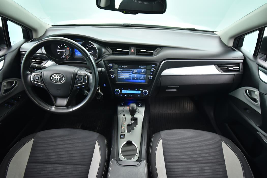 TOYOTA Avensis 2018
