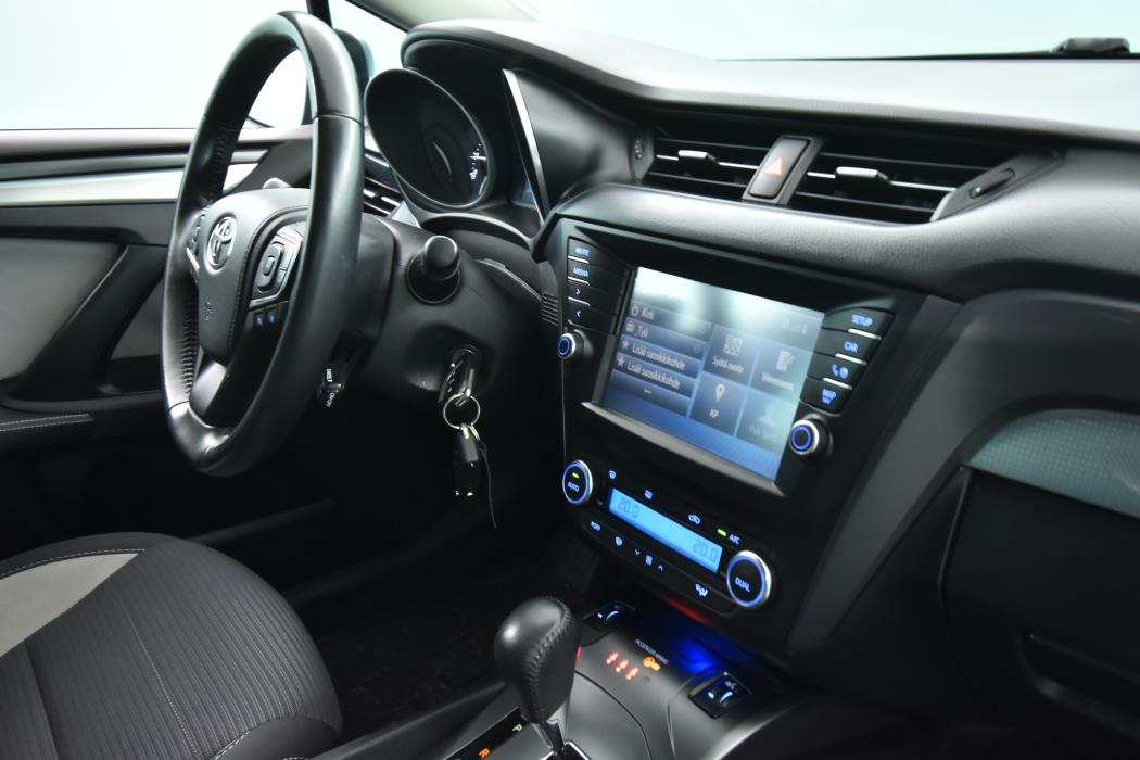 TOYOTA Avensis 2018
