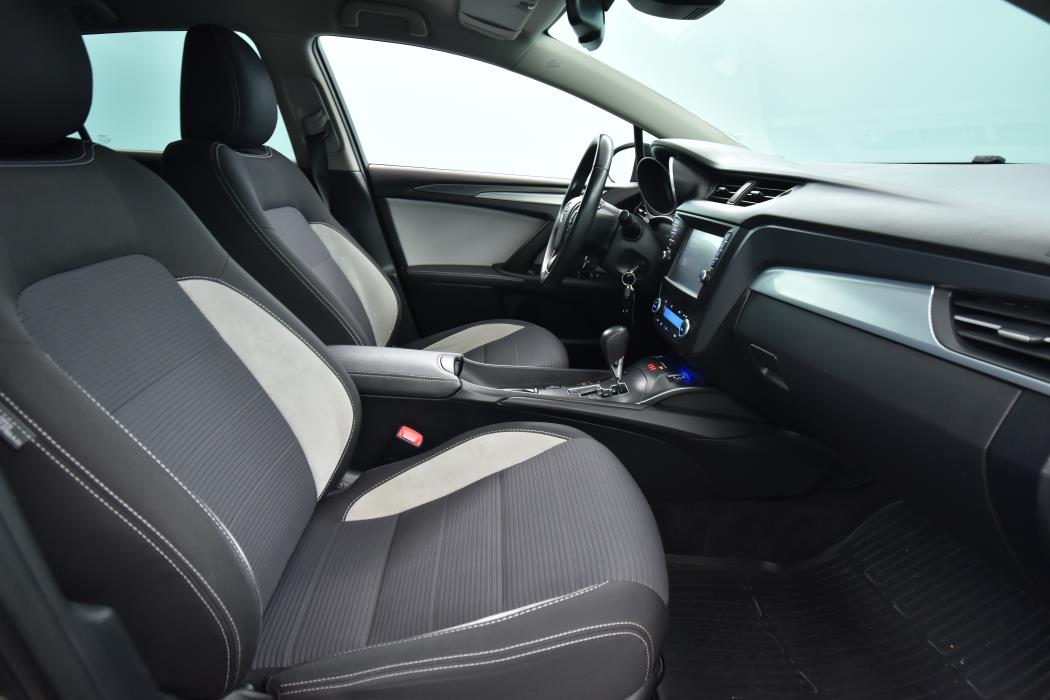 TOYOTA Avensis 2018