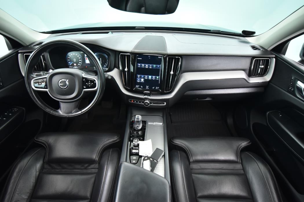 VOLVO XC60 2018