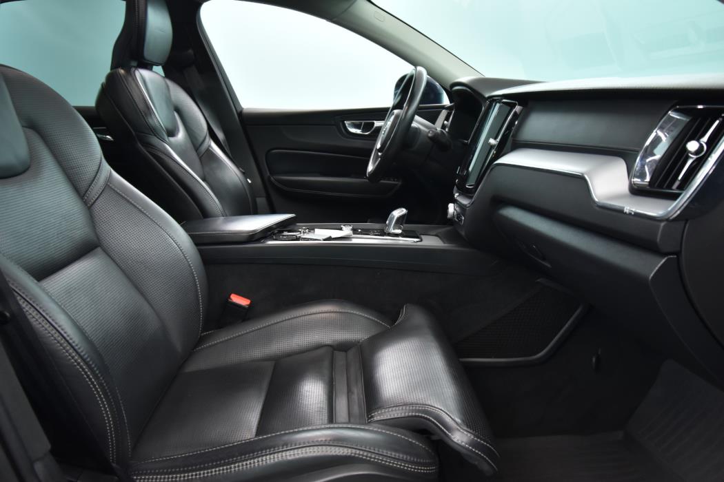 VOLVO XC60 2018