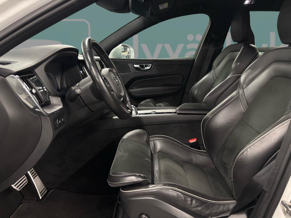 VOLVO XC60 2019