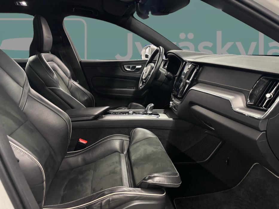 VOLVO XC60 2019
