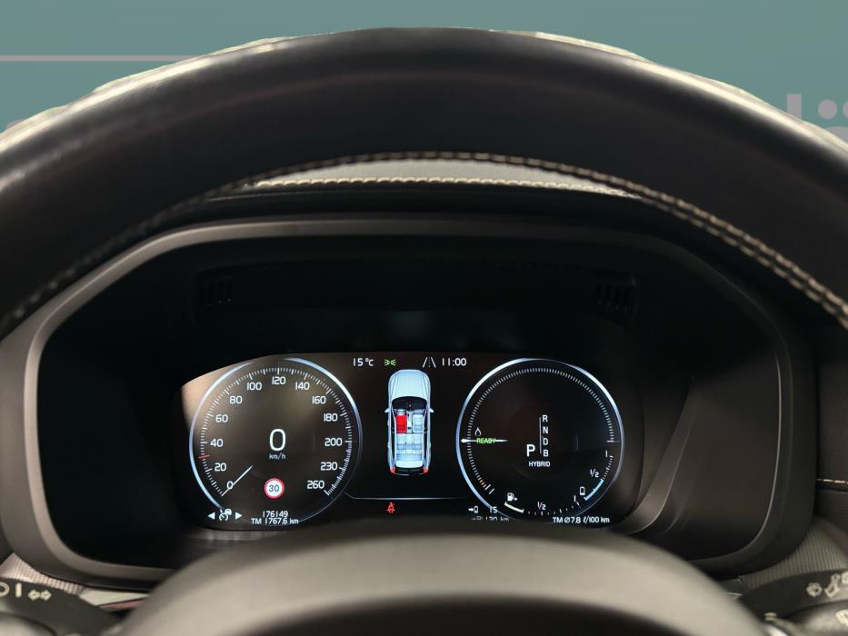 VOLVO XC60 2019