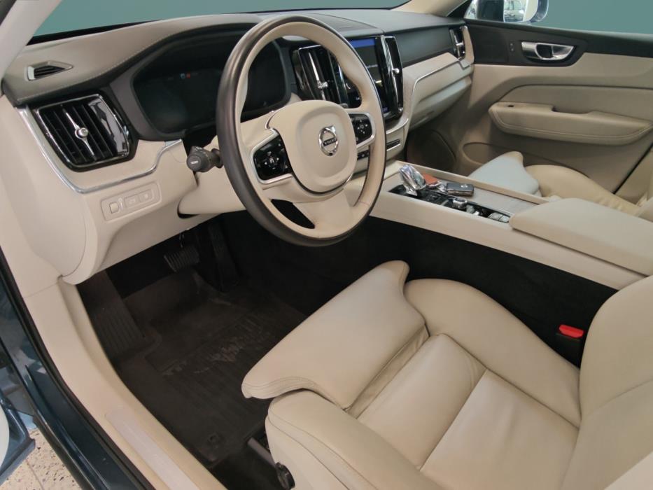 VOLVO XC60 2021