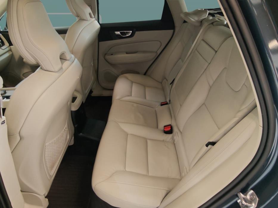 VOLVO XC60 2021