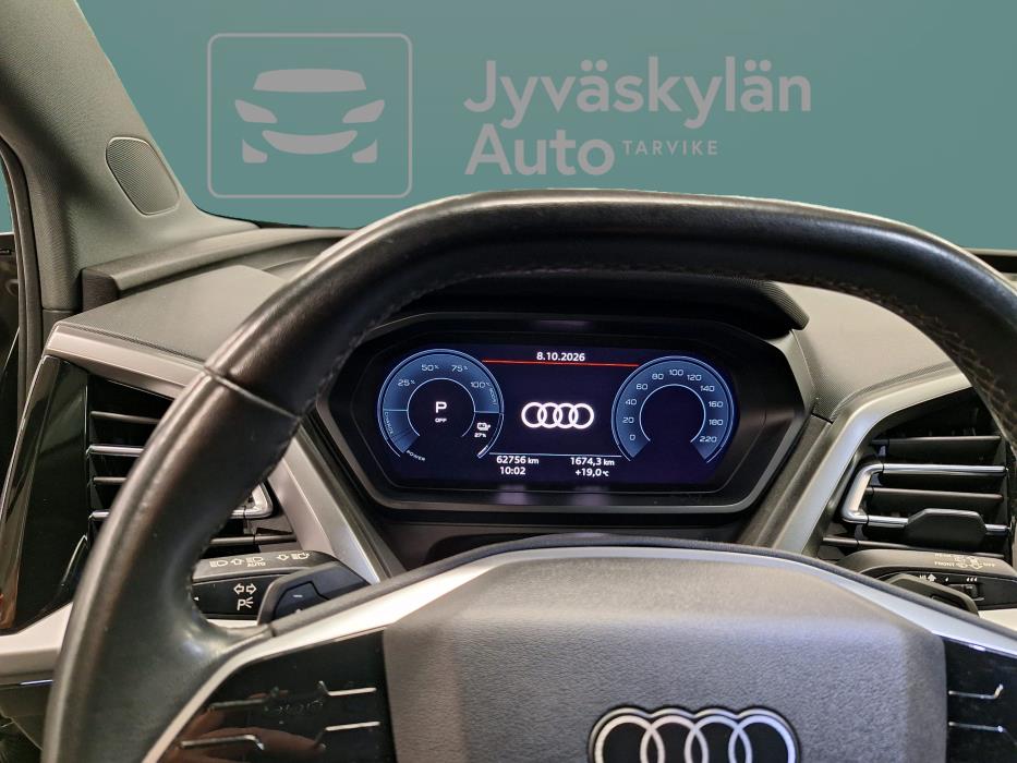 AUDI Q4 e-tron 2022