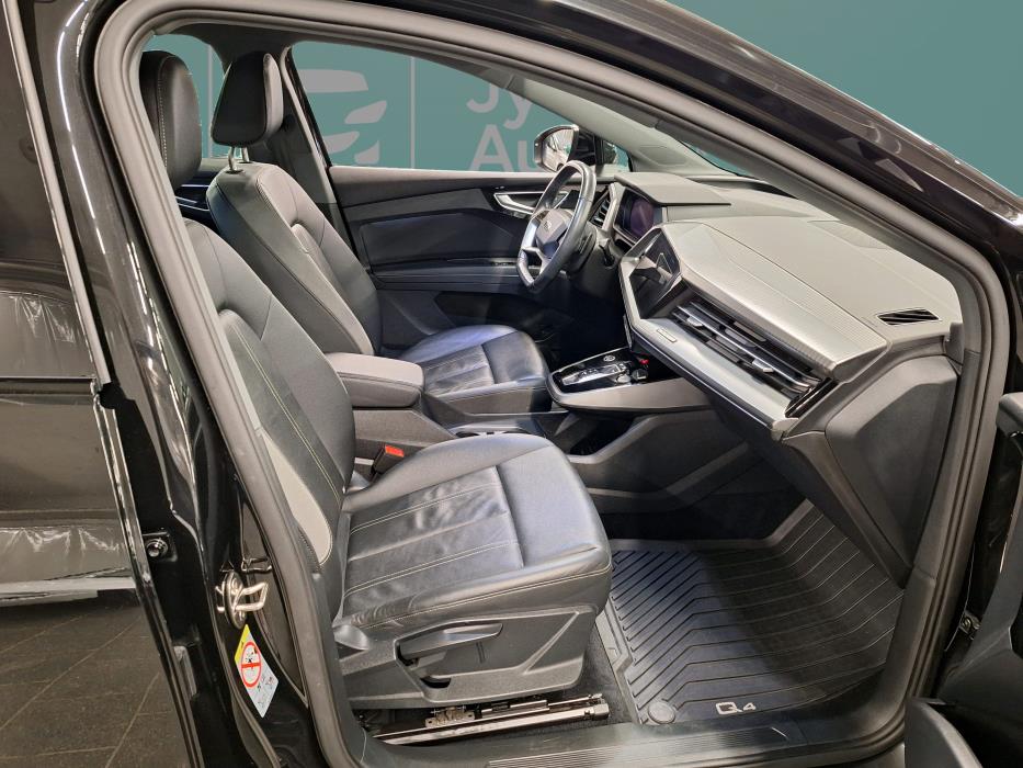 AUDI Q4 e-tron 2022