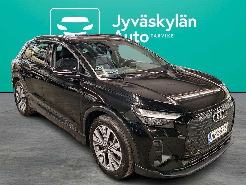 AUDI Q4 e-tron 2022
