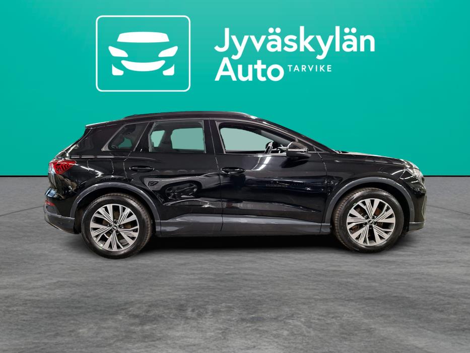 AUDI Q4 e-tron 2022