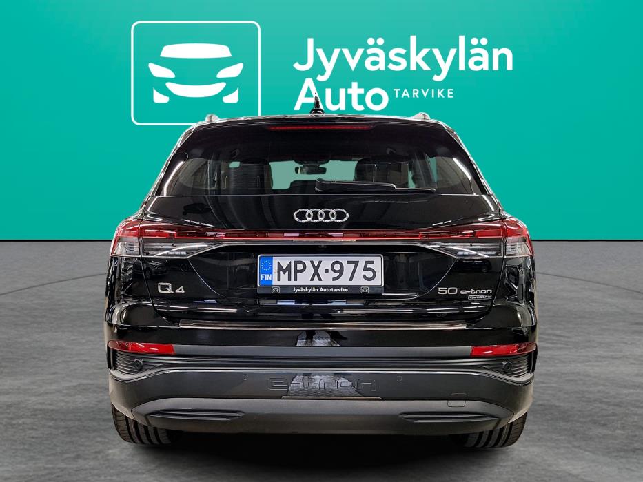 AUDI Q4 e-tron 2022