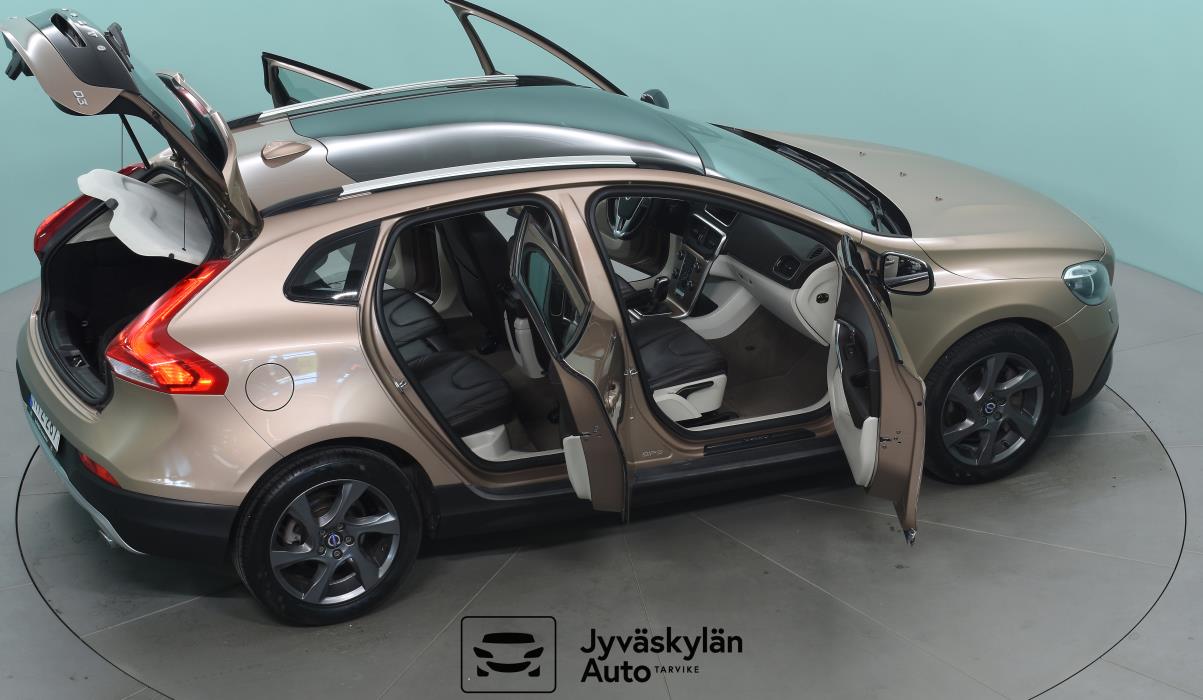 VOLVO V40 Cross Country 2015