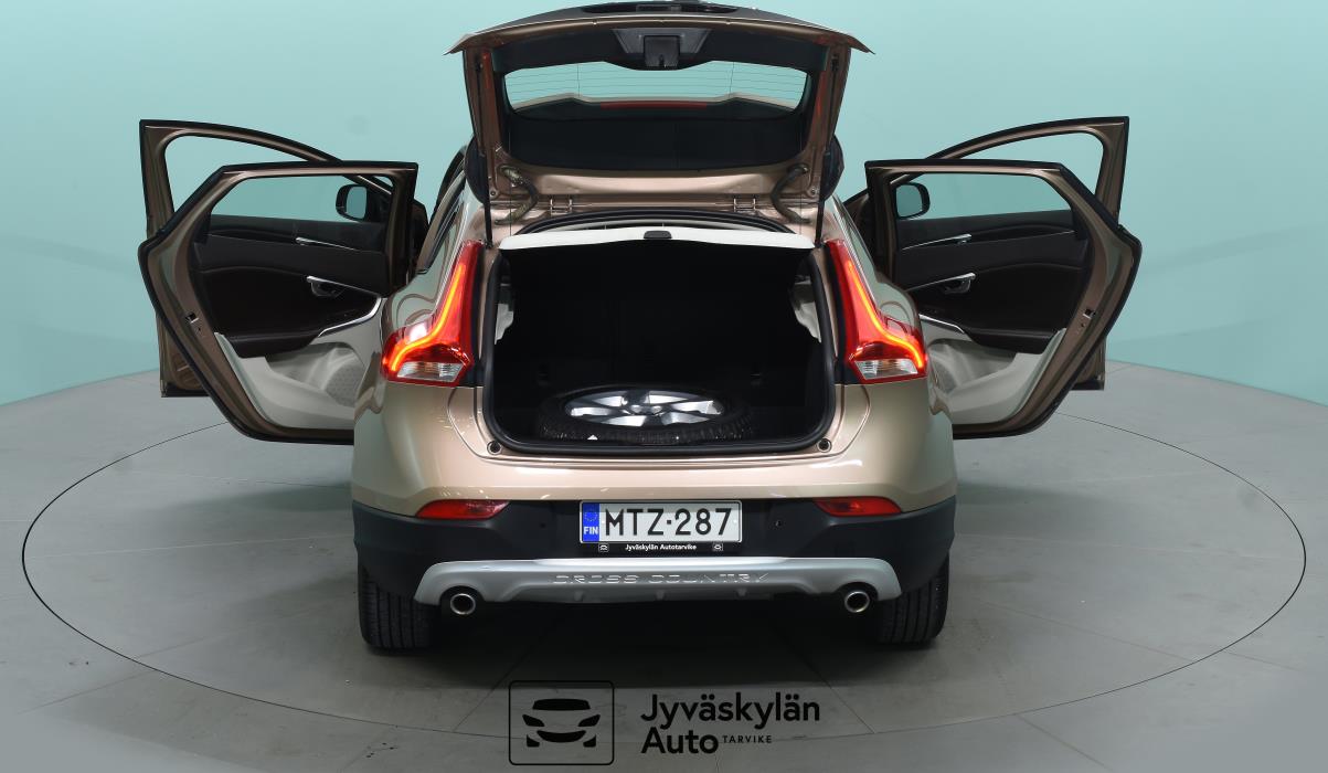 VOLVO V40 Cross Country 2015