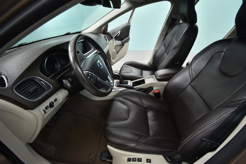 VOLVO V40 Cross Country 2015