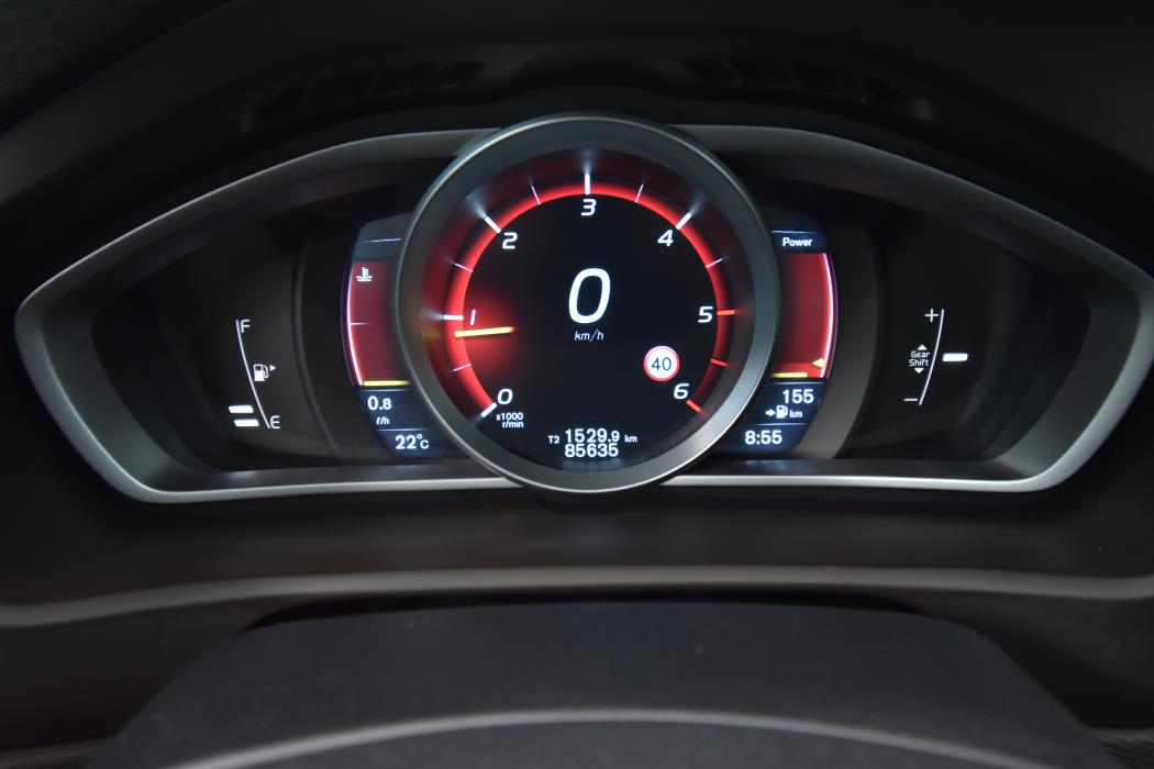 VOLVO V40 Cross Country 2015