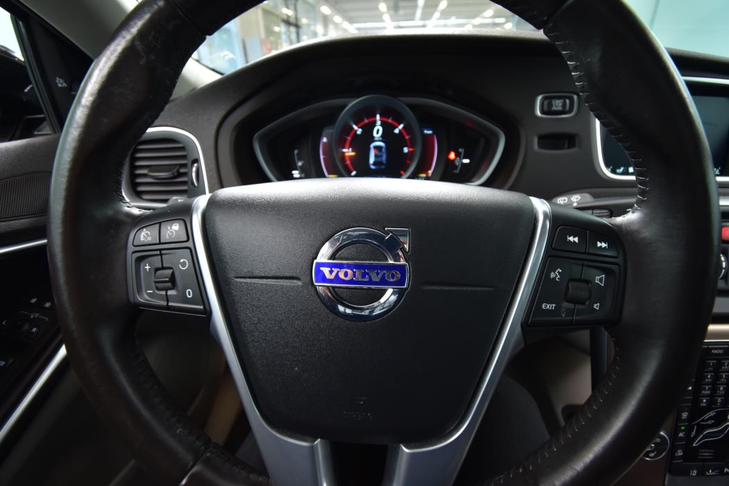 VOLVO V40 Cross Country 2015