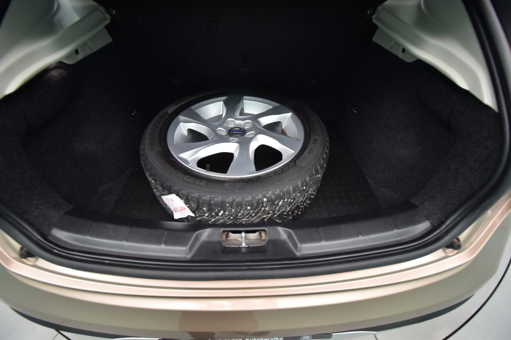 VOLVO V40 Cross Country 2015
