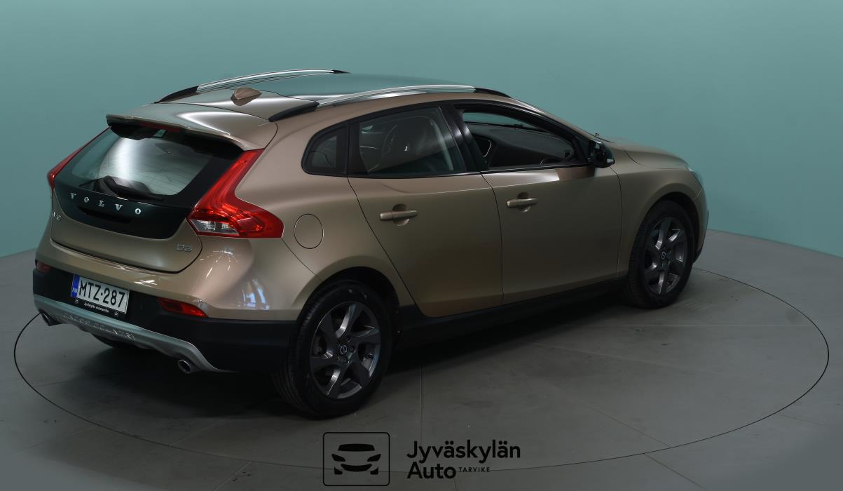 VOLVO V40 Cross Country 2015