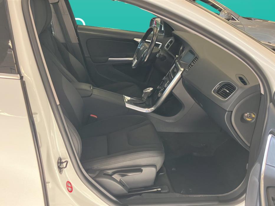 VOLVO V60 2012