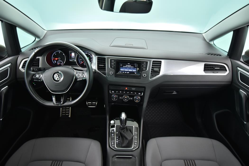 VOLKSWAGEN Golf Sportsvan 2016