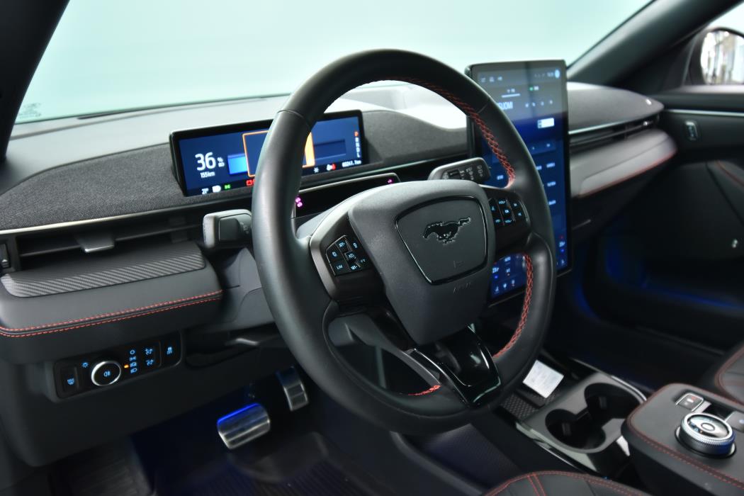 FORD Mustang Mach-E 2023