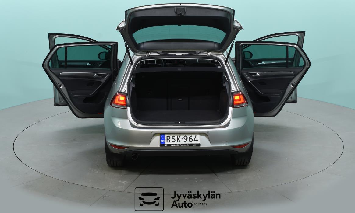 VOLKSWAGEN Golf 2016