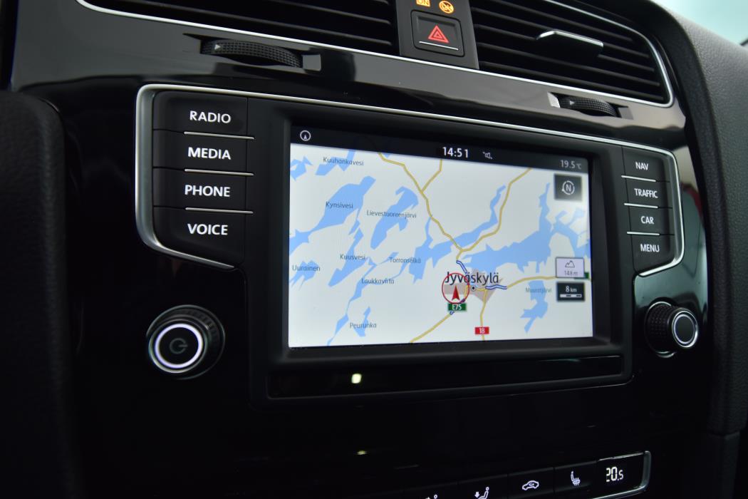 VOLKSWAGEN Golf 2016