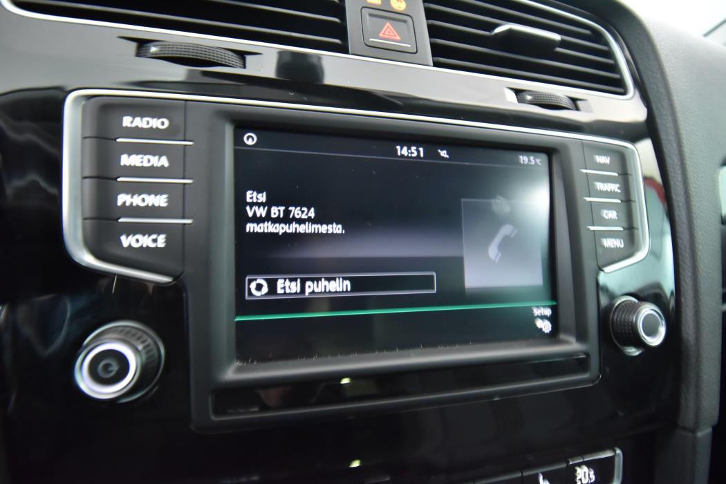 VOLKSWAGEN Golf 2016