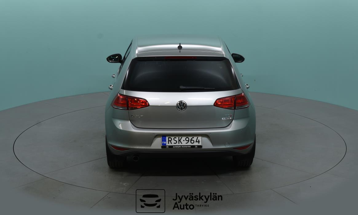 VOLKSWAGEN Golf 2016