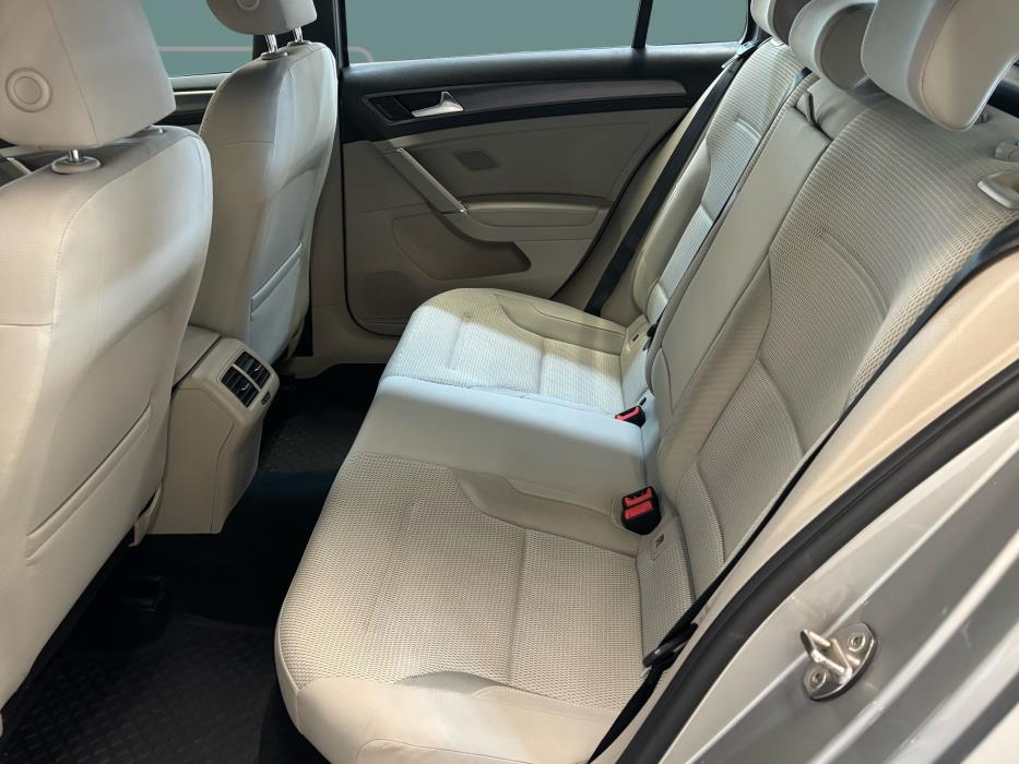 VOLKSWAGEN Golf 2017