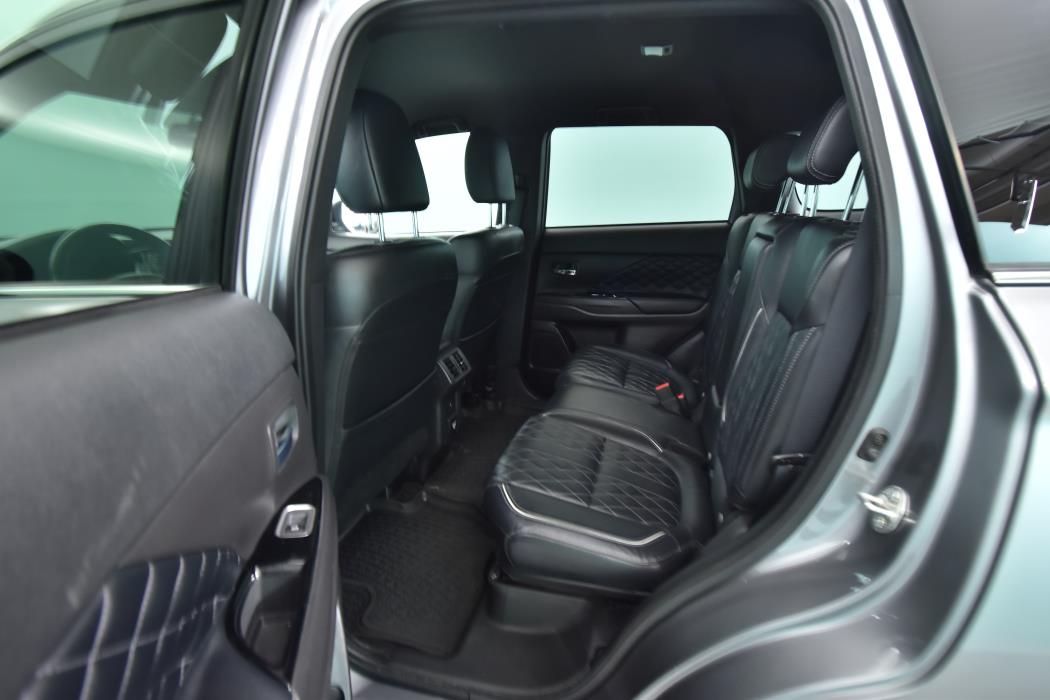 MITSUBISHI Outlander PHEV 2021