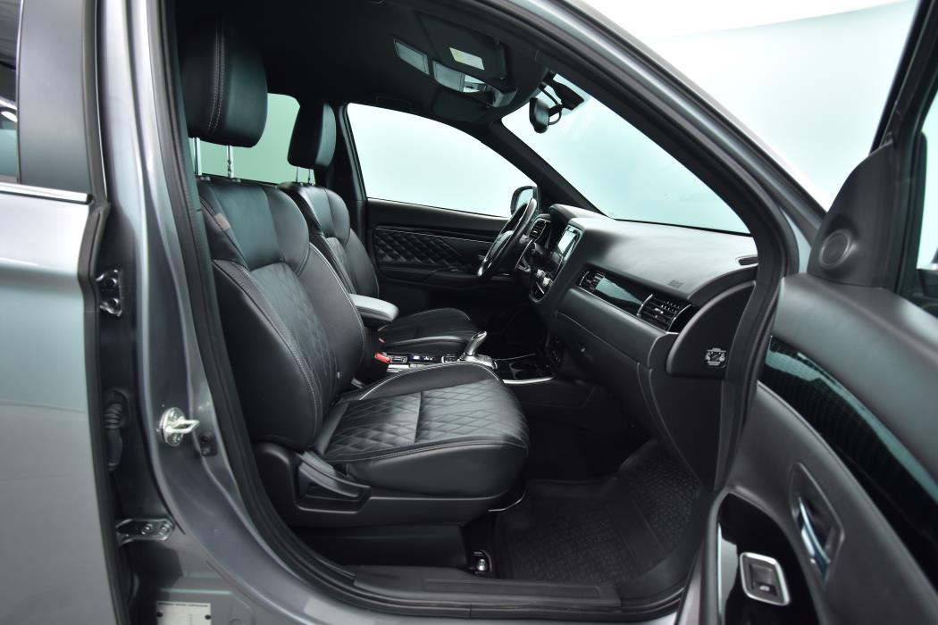 MITSUBISHI Outlander PHEV 2021