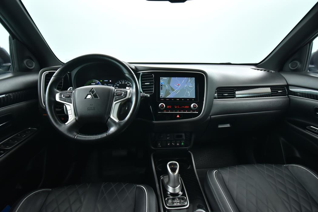 MITSUBISHI Outlander PHEV 2021