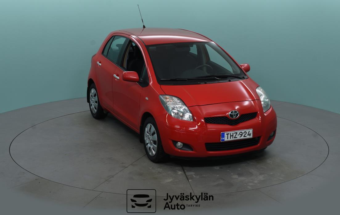 TOYOTA Yaris 2010