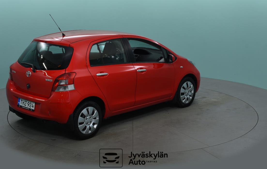 TOYOTA Yaris 2010