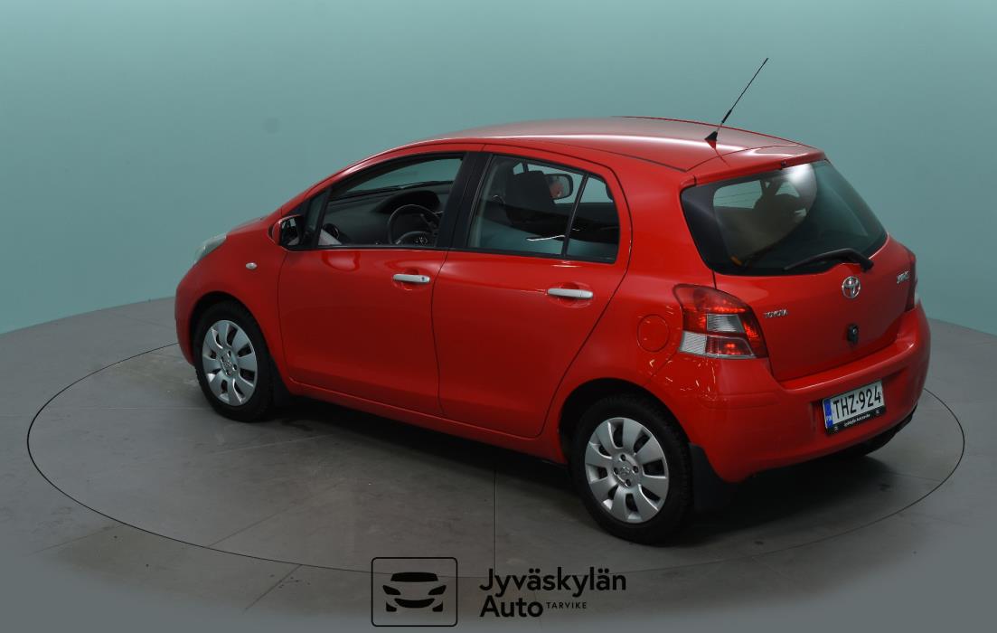 TOYOTA Yaris 2010