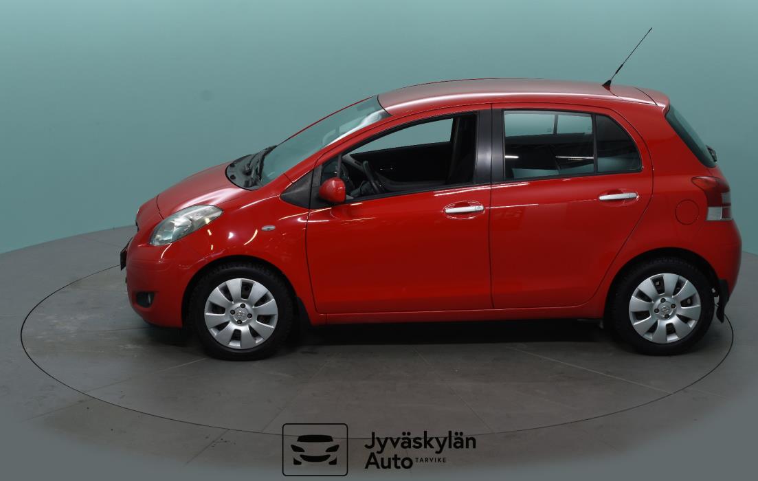TOYOTA Yaris 2010